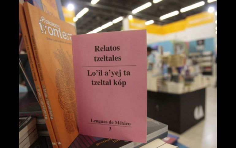 El Inali trata de reivindicar los idiomas nativos con traducciones de la Constitución y el Premio de Literaturas Indígenas de América. ARCHIVO /