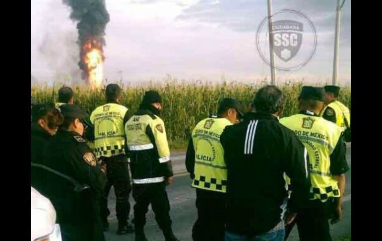 El incendio ya fue sofocado. En la imagen elementos de seguridad del Estado de México. ESPECIAL /