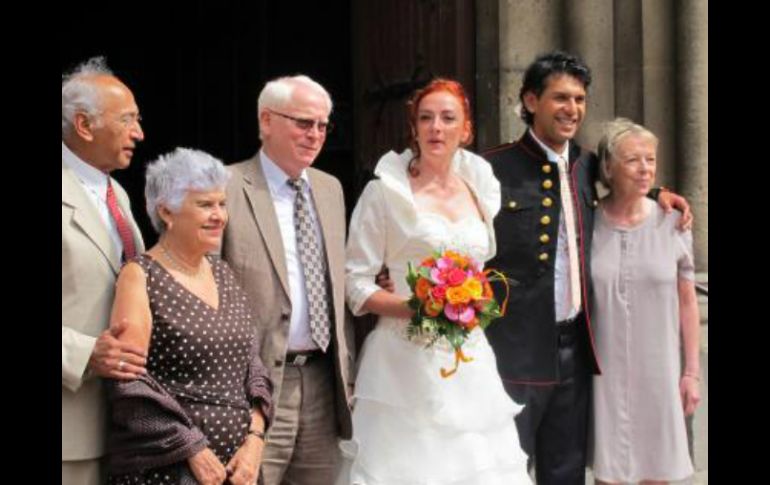 Fotografía del enlace matrimonial realizado este sábado en Dunquerque, Francia. Imagen de La Voix Du Nord. ESPECIAL /