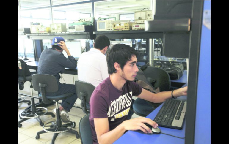 Valores. La universidad no deja de lado la formación integral de sus estudiantes. EL INFORMADOR /