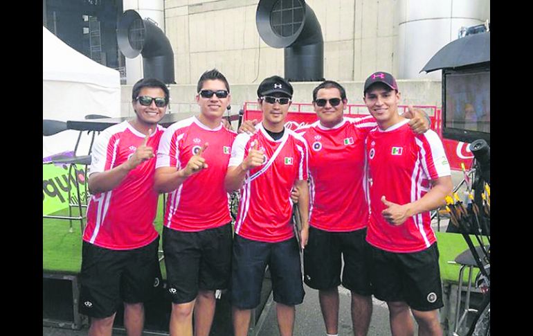 Iván González, el tapatío Juan René Serrano, el entrenador Sanghing Lee, el bajacaliforniano Luis Álvarez y Eduardo Vélez. ESPECIAL /