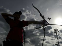 El equipo varonil de tiro con arco se alzó con el oro en la Copa del Mundo realizada en Medellín, Colombia. AFP /