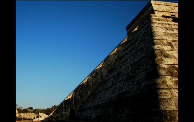 El Chichen Itzá mantiene una alineación con los cenotes Sagrado, Holtún, Xtoloc y Kanjuyum. ARCHIVO /