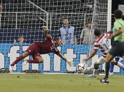 Landon Donovan (10) anotó dos goles en el triunfo de los EU. AP /