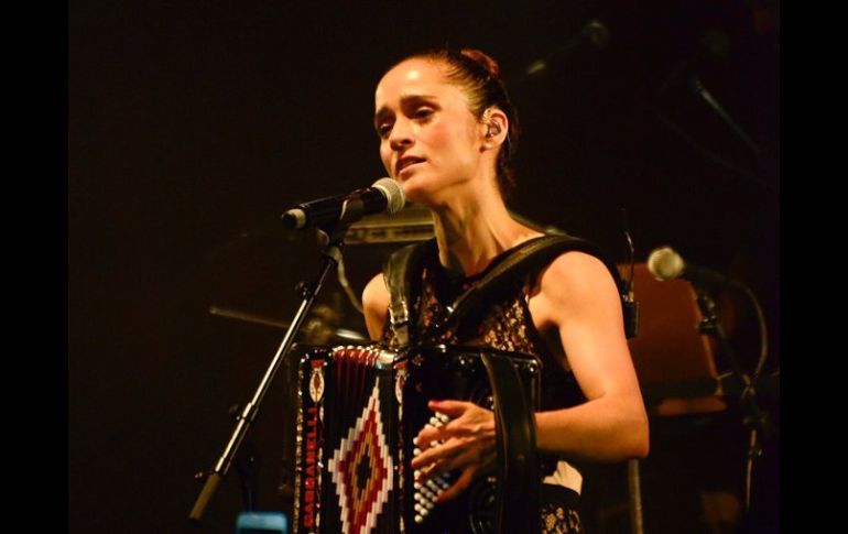 Julieta Venegas va avanzando con éxito en su gira europea. NTX /