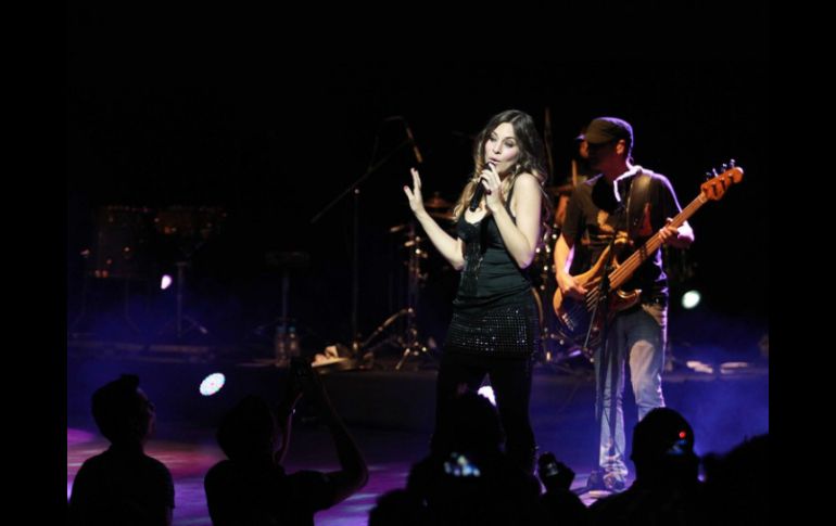 Leire Martínez, voz de la Oreja de Van Gogh, asegura que disfruta refrescar los temas de la agrupación. ARCHIVO /