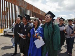 Los ''dreamers'' buscaban entrar a EU desde México en desafío de las leyes de migración. ARCHIVO /