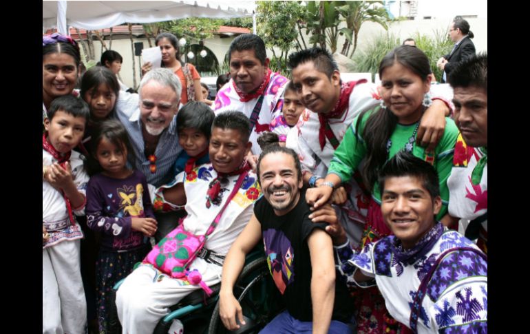 Rueda de prensa de la exposición ''Sangre de Arte Huichol'', con Rubén Albarrán, de Café Tacvba.  /