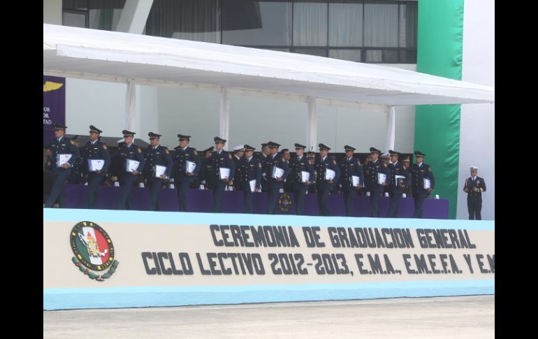 Tuvieron que pasar cuatro años para que llegara este día; El Colegio del Aire tiene 117 graduados más.  /