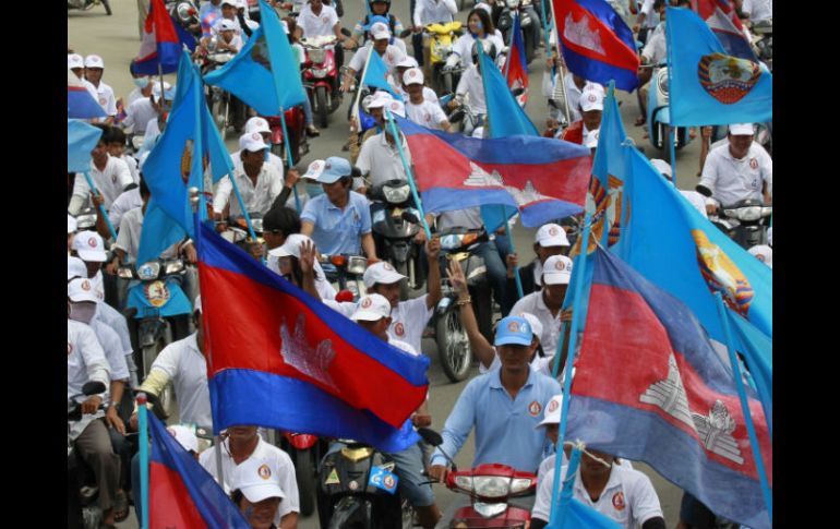 Los comicios transcurrieron en general con normalidad, salvo incidente aislados como el sucedido en un barrio de Phnom Penh. EFE /