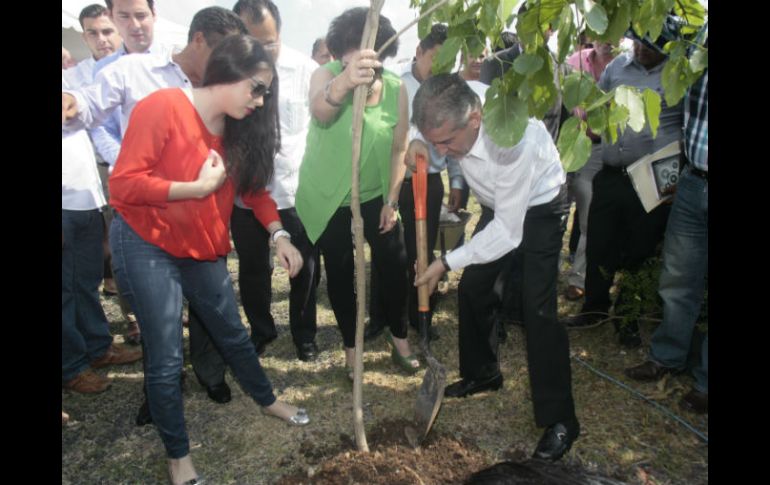 Según el primer edil de Tonalá, el plazo para que los 40 mil árboles estén ya plantados es el 15 de agosto.  /