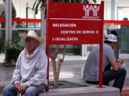 Por ley, los patrones y empresarios están obligados a aportar cinco de cada 100 pesos del salario para un crédito de vivienda. ARCHIVO /