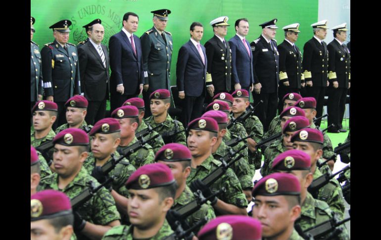 Peña Nieto acudió a la entrega de menciones honoríficas a unidades y personal del Ejército, Armada y Fuerza Aérea. NTX /