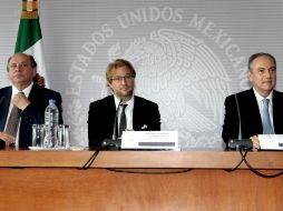 Orlando Arvizu, Andrés Roemer y Agustín Gutiérrez en conferencia de prensa desde la SRE. NTX /