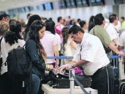 La falta de competencia en las líneas aéreas bajó la calidad en el servicio. EL INFORMADOR /