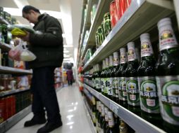 El proyecto prohibirá la distribución y venta de bebidas alcohólicas sin licencia. ARCHIVO /