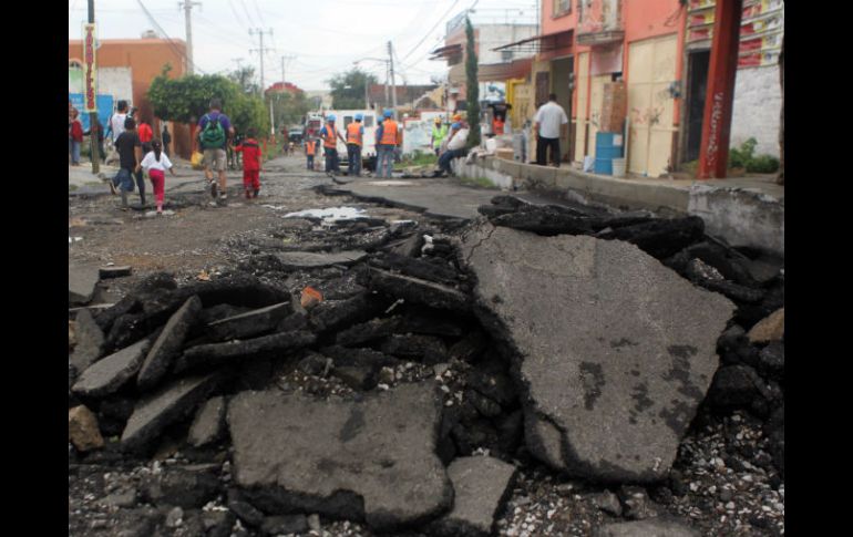 La tormenta de hace diez días causó daños estructurales en las vialidades del municipio. ARCHIVO /