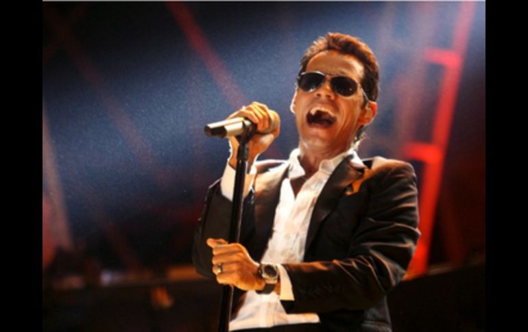 Marc Anthony se dijo emocionado de compartir escenario con el ''Divo de Juárez''. NTX /