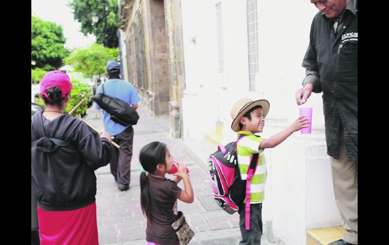 Carencia. El Coneval revela que existen 27.4 millones de individuos en situación de pobreza en el país. EL INFORMADOR /