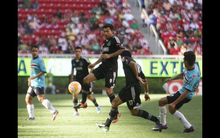 Los 'Potros' sólo han rescatado un punto, y Chivas parece estar atrapado en la derrota. ARCHIVO /