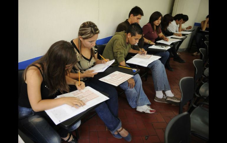 Ante la creciente demanda de espacios, se requiere que el Gobierno Federal deba construir más universidades. ARCHIVO /