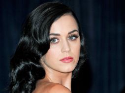 Katy Perry expresó que la prueba de que no tiene nada con Pattinson es que se tira gases delante de él. ARCHIVO /