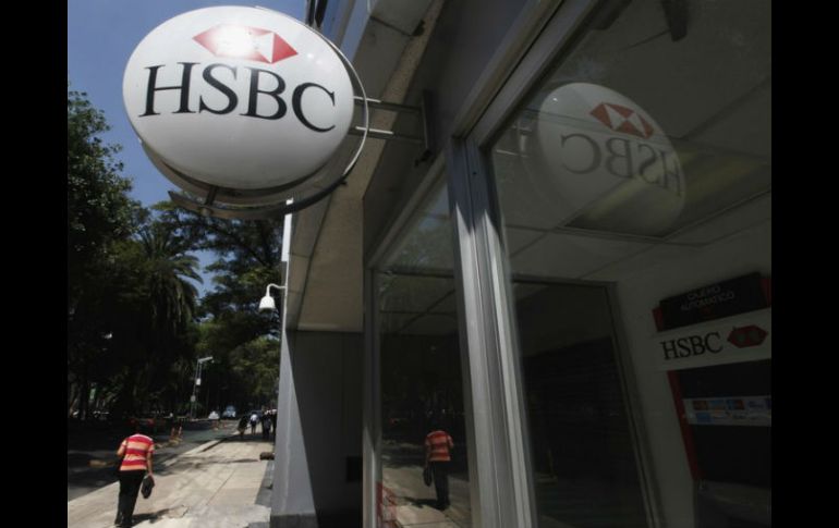 HSBC pide a las embajadas buscar otra entidad bancaria para reducir sus riesgos. ARCHIVO /