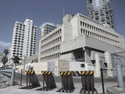 Vista del cierre de la embajada de Estados Unidos en Tel Aviv, Israel. EFE /