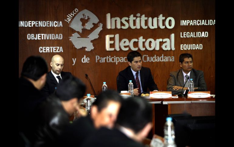 De aprobarse el presupuesto para 2014, el IEPC destinaría la mitad para su gasto operativo y el resto para urnas electrónicas. ARCHIVO /