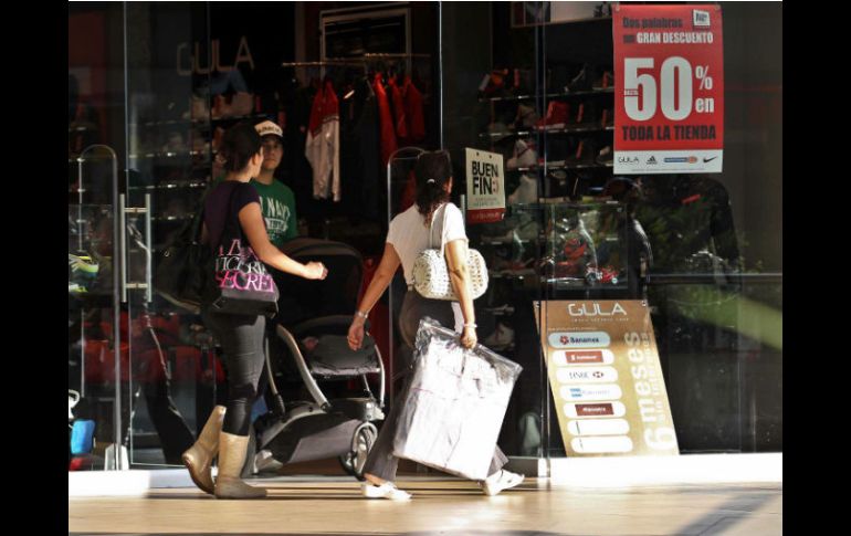 La confianza del consumidor disminuye cuando no se tiene certeza de que la condición del presente o del futuro vaya en mejoría. ARCHIVO /