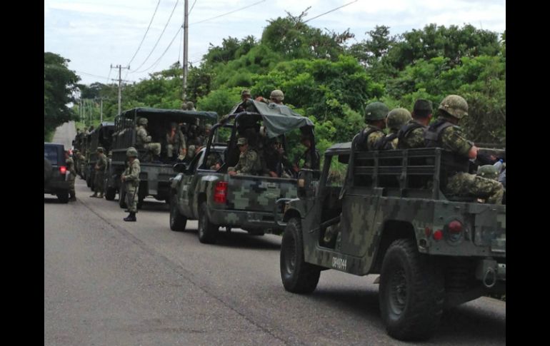 Miembros de la CRAC impidieron el paso a militares que se dirigían a la comunidad del Pericón. SUN /