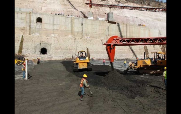 La Corte determinó que ese convenio entre la federación y Guanajuato y Jalisco para hacer una cortina de 105 metros es nulo. ARCHIVO /