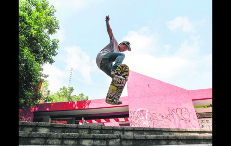 Este espacio de skateboarding para la recreación de este deporte se ubica en la Avenida Circunvalación y Normalista. EL INFORMADOR /