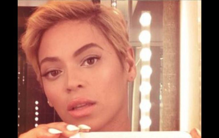 Se especula que el cambio de Beyoncé se debe al incidente que tuvo su cabello al atorarse en un ventilador. ESPECIAL /