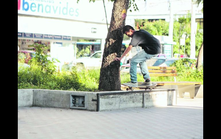 Los jóvenes podrán patinar en el corredor Chapultepec sin dañar la infraestructura de la zona. EL INFORMADOR /