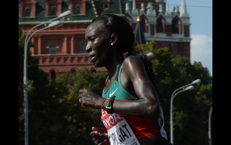 Edna Kiplagat, en la Plaza Roja de Moscú, durante el maratón femenil en el Mundial de Atletismo 2013. AFP /