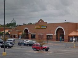 El pequeño negocio lucha por mantener su local arrendado en vez de cederlo a Wal-mart. ESPECIAL /