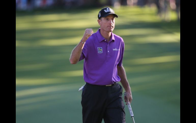 Jim Furyk retoma el liderato en Oak Hill con una ronda de (-2). AFP /