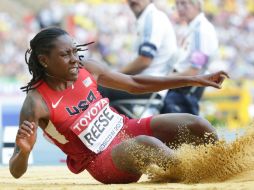 Brittney supera a Blessing Okagbaré y a Ivana Spanovic para colgarse el oro. AFP /