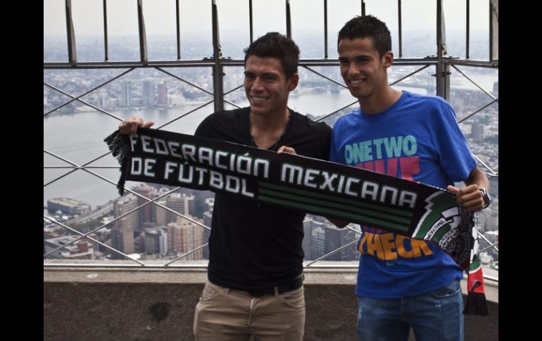 Hector Moreno y Diego Reyes visitaron el Empire State de Nueva York. EFE /