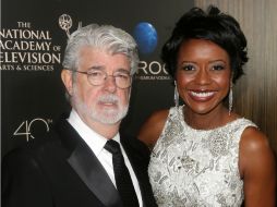 El director de cine George Lucas de 69 años y su esposa Mellody Hobson de 44, tienen su primera hija biológica en común. ARCHIVO /