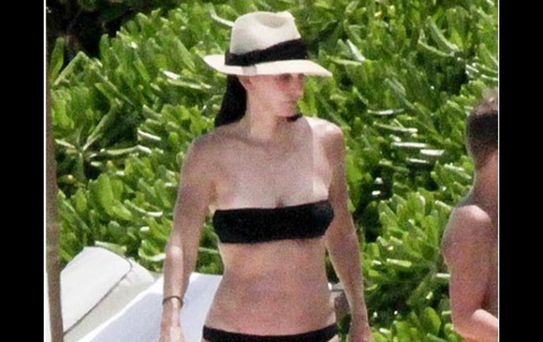 A sus 49 años, Courteney Cox luce un cuerpo esbelto. Foto: usmagazine.com ESPECIAL /