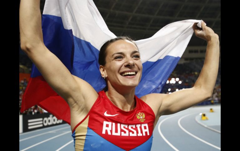 Yelena se despide del atletismo en lo más alto del podio. AFP /