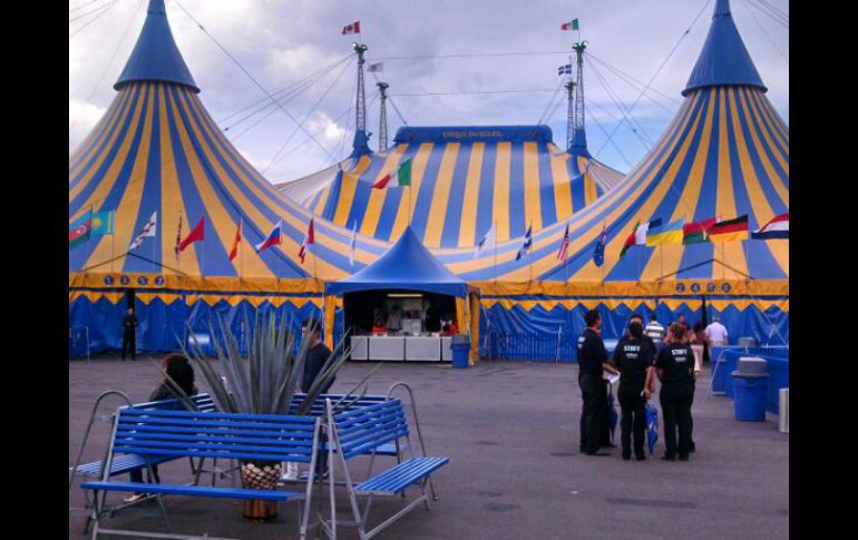 El show que ofrece Varekai no se da solamente en la carpa principal.  /