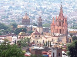 Los altos costos de vivienda en EU hacen que los jubilados busquen destinos para vivir en México. En la imagen, San Miguel de Allende.  /