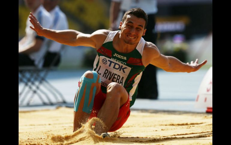 En su tercer salto, Rivera marcó 8.04 metros. AFP /