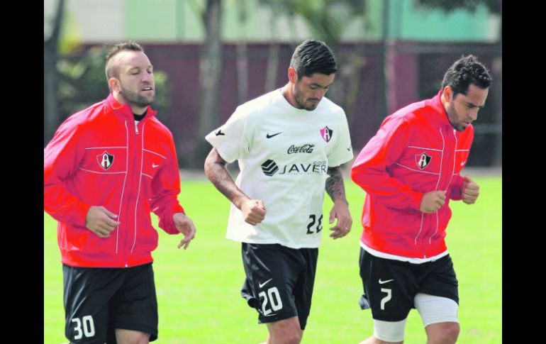 Vicente Matías Vuoso (izq) acepta que Atlas tiene lo que merece en el campeonato. Rodrigo Millar (centro) ya entrenó ayer. MEXSPORT /