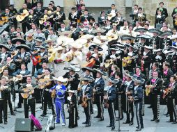 Se espera que al Récord Guinness se sumen mariachis extranjeros que estarán presentes en el 20 Encuentro Internacional del Mariachi. EL INFORMADOR /