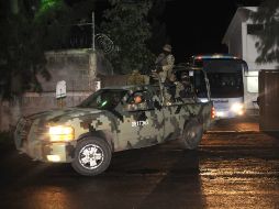 Los guardias comunitarios detenidos en el municipio de Aquila, Michoacán, fueron trasladados al Distrito Federal para declarar. ARCHIVO /