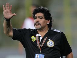 Diego Armando Maradona atenderá a los jugadores cuando no esté en Dubai. ARCHIVO /